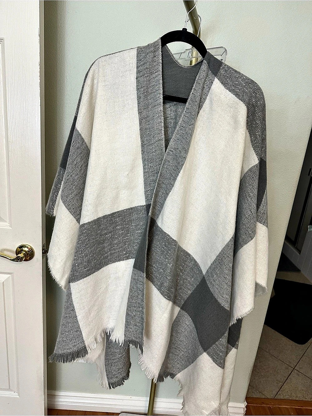 Old Navy Plaid Fringe Poncho in Gray & White - Picture 2 of 7